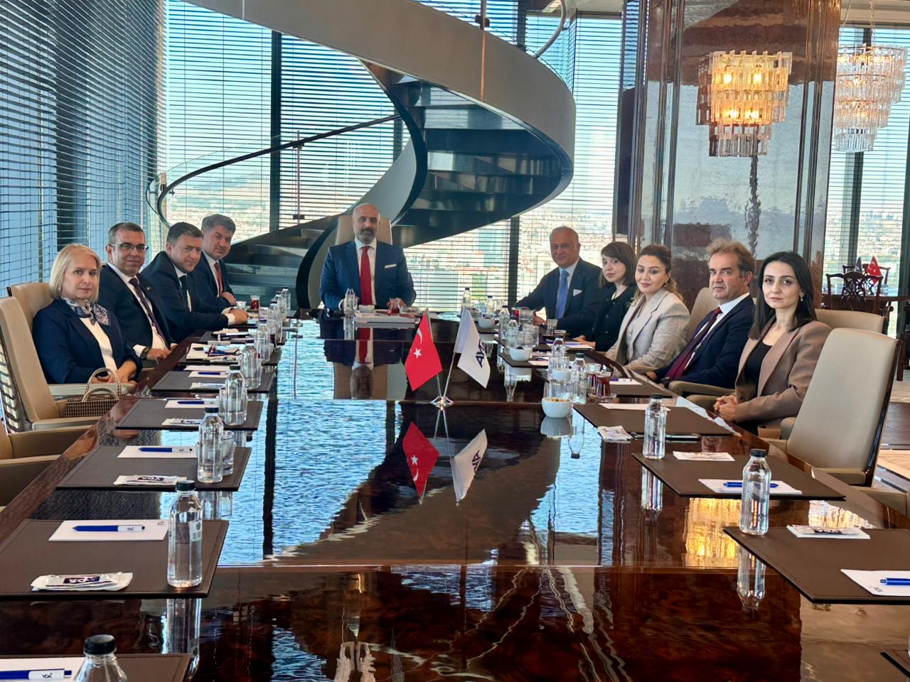 TÜİB nümayəndə heyətinin YDA Group İdarə Heyətinin sədri Hüseyin Arslan ilə görüşü